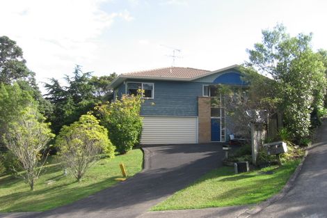 Photo of property in 2/41 Radiata Lane, Chatswood, Auckland, 0626