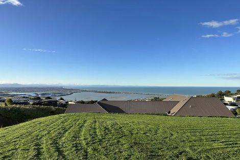 Photo of property in 4 Bluewater View, Mount Pleasant, Christchurch, 8081