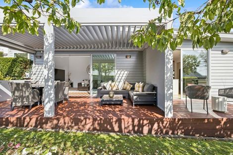 Photo of property in 6 Woolshed Lane, Pukekohe, 2120