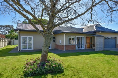 Photo of property in 26 Deller Drive, Carterton, 5713