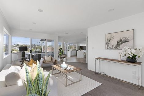 Photo of property in 2/9 Colmar Road, Mellons Bay, Auckland, 2014