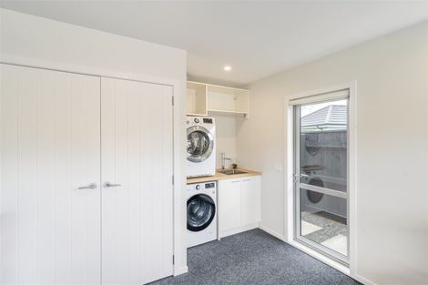 Photo of property in 77 Sunstone Crescent, Timberlea, Upper Hutt, 5018