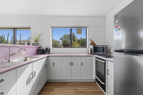 Photo of property in 2/38 Waimea Street, Westown, New Plymouth, 4310