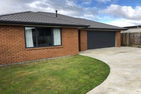 Photo of property in 100 Rosalie Terrace, Kelvin Grove, Palmerston North, 4414