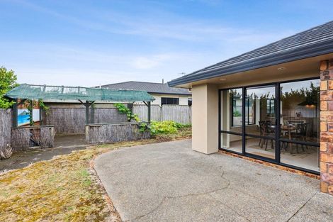 Photo of property in 26 Quadrant Heights, Paraparaumu, 5032