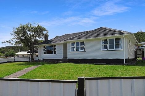 Photo of property in 49 Horoeka Street, Stokes Valley, Lower Hutt, 5019