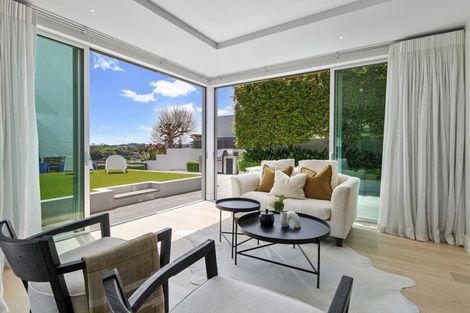 Photo of property in 8/258 Hurstmere Road, Takapuna, Auckland, 0622