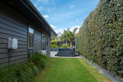Photo of property in 14 Will Street, Huapai, Kumeu, 0810