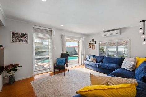 Photo of property in 40 Youngs Road, Papakura, 2110