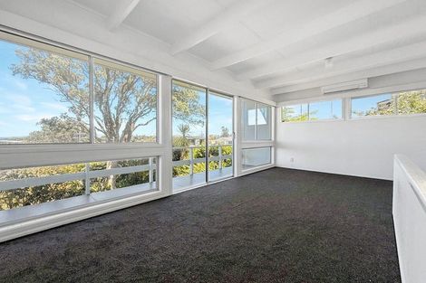 Photo of property in 1/8 Rewi Street, Torbay, Auckland, 0630