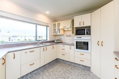 Photo of property in 28 Cedar Crescent, Feilding, 4702