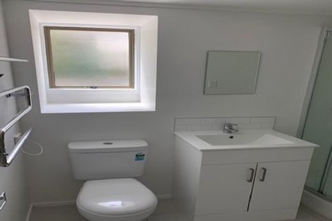 Photo of property in 1/10 Newstead Avenue, Browns Bay, Auckland, 0632