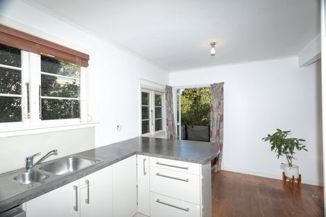 Photo of property in 1/263 Glenfield Road, Hillcrest, Auckland, 0627