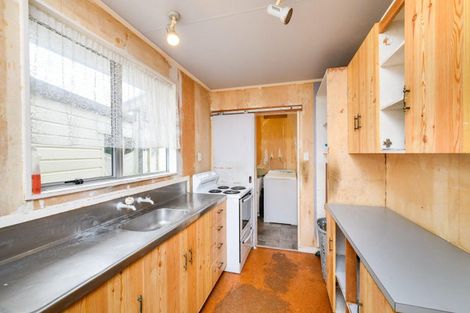 Photo of property in 2 Tiller Close, Kelvin Grove, Palmerston North, 4414