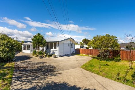 Photo of property in 18 Walton Road, Paraparaumu Beach, Paraparaumu, 5032