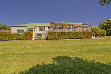 Photo of property in 86 Hahei Beach Road, Hahei, Whitianga, 3591