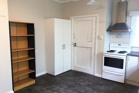 Photo of property in 9 Upper Lewisville Terrace, Thorndon, Wellington, 6011