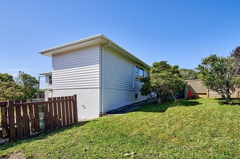 Photo of property in 16b Saint Edmund Crescent, Tawa, Wellington, 5028