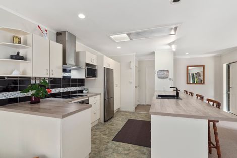 Photo of property in 3/12-20 Northcross Drive, Oteha, Auckland, 0632