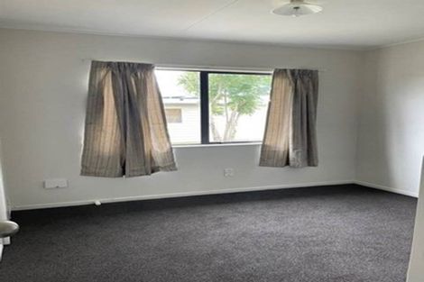 Photo of property in 1/100 Shifnal Drive, Randwick Park, Auckland, 2105