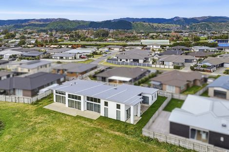 Photo of property in 12 Bridford Way, Paraparaumu, 5032