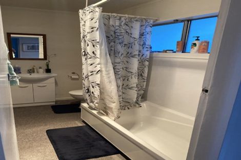 Photo of property in 5a Jerome Way, Crofton Downs, Wellington, 6035