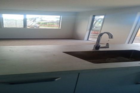 Photo of property in 137/2b Seaview Road, Westown, New Plymouth, 4310