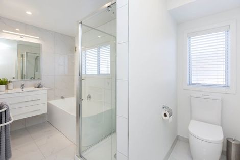 Photo of property in 16 Comeskey Grove, Elderslea, Upper Hutt, 5018