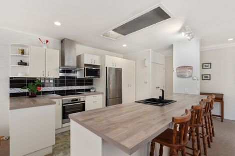 Photo of property in 3/12-20 Northcross Drive, Oteha, Auckland, 0632