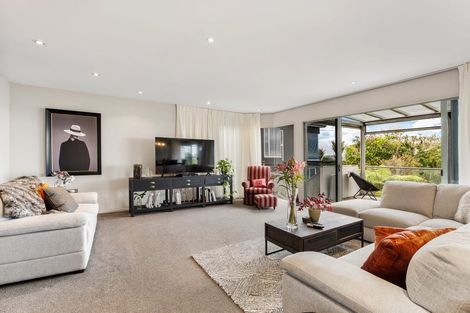Photo of property in 40 Vipond Road, Stanmore Bay, Whangaparaoa, 0932