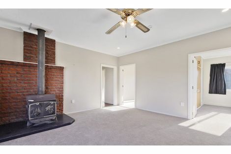 Photo of property in 5 Main North Road, Woodend, 7610