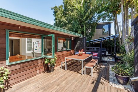 Photo of property in 1/50 Nigel Road, Browns Bay, Auckland, 0630