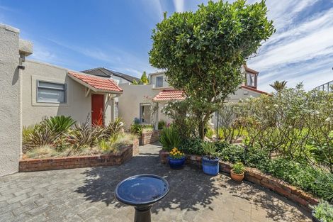 Photo of property in 18 Hine Street, New Plymouth, 4310