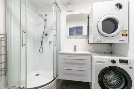 Photo of property in Newman Court Apartments, 2 Newman Terrace, Thorndon, Wellington, 6011