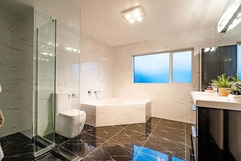 Photo of property in 22 Ballindrait Drive, Flat Bush, Auckland, 2019