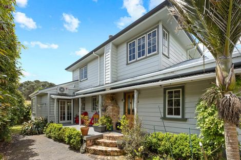 Photo of property in 77 Bay Street, Red Beach, 0932