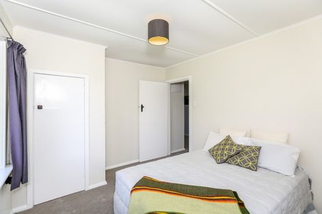 Photo of property in 16 Awanui Street, Merrilands, New Plymouth, 4312