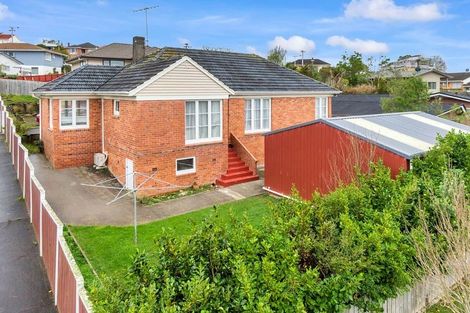 Photo of property in 7 Griffen Park Road, Mount Roskill, Auckland, 1041