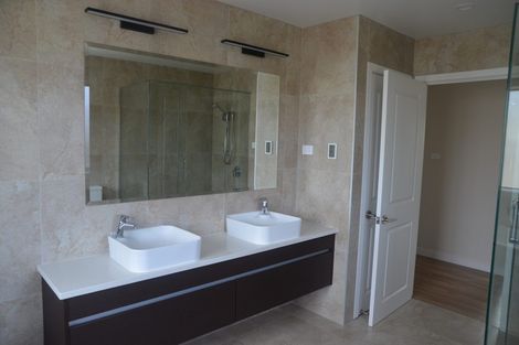 Photo of property in 17 Lagonda Rise, Oteha, Auckland, 0632