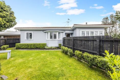 Photo of property in 2 Manse Road, Pahurehure, Papakura, 2113