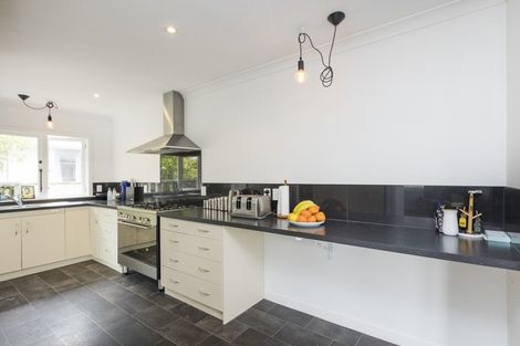 Photo of property in 10 Antrim Place, Hokowhitu, Palmerston North, 4410