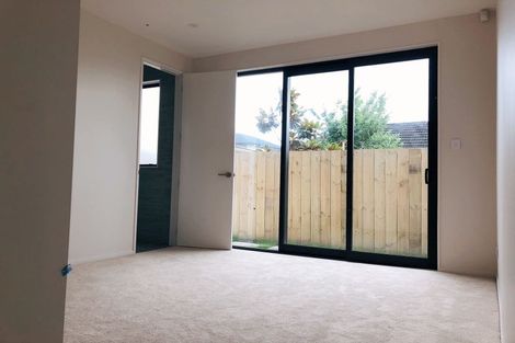 Photo of property in 33a Roberts Avenue, Bayswater, Auckland, 0622