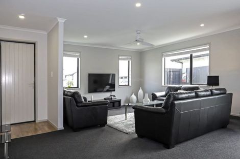 Photo of property in 24 Harding Drive, Papamoa Beach, Papamoa, 3118