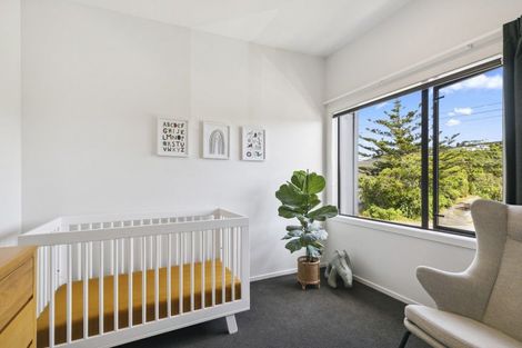 Photo of property in 2/50 Mandalay Terrace, Khandallah, Wellington, 6035