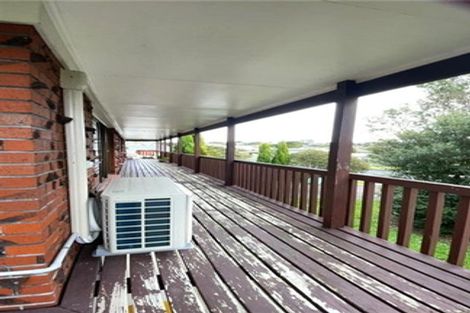 Photo of property in 35 Kirby Street, Glendene, Auckland, 0602