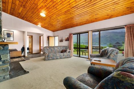 Photo of property in 27 Beacon Point Road, Wanaka, 9305