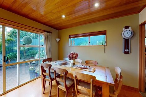 Photo of property in 10 Juliet Place, Forrest Hill, Auckland, 0620