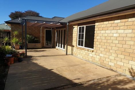 Photo of property in 9 Roderick Place, Rototuna, Hamilton, 3210