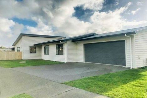 Photo of property in 1 Teiaroa Street, Waikanae, 5036