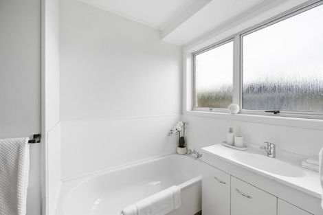 Photo of property in 439 Gloucester Street, Taradale, Napier, 4112